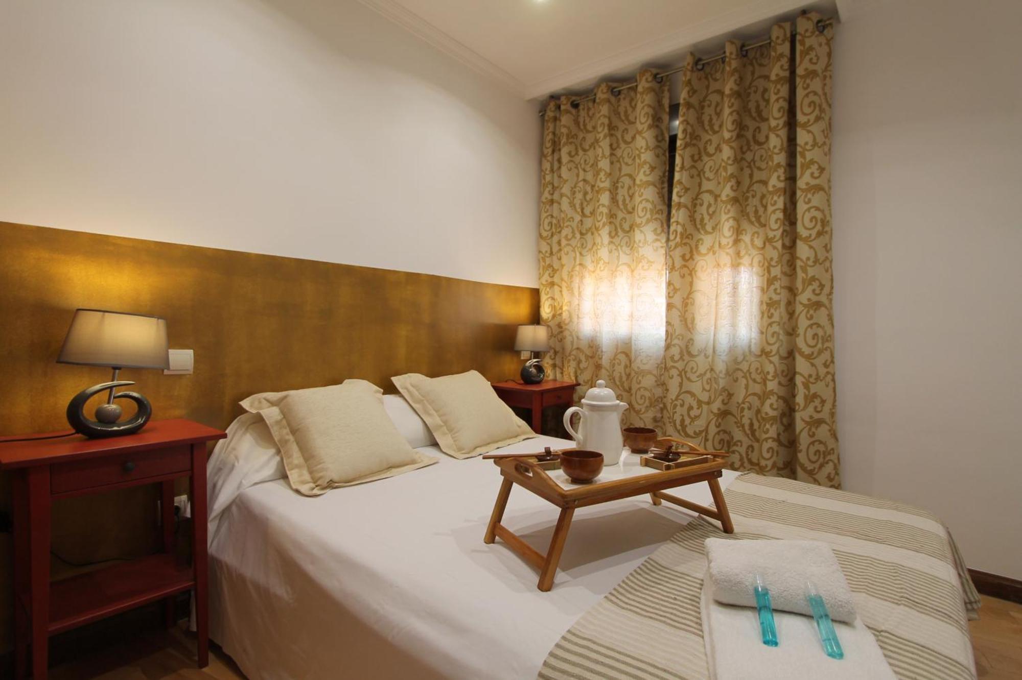 Apartamentos Adelfas Madrid Dış mekan fotoğraf