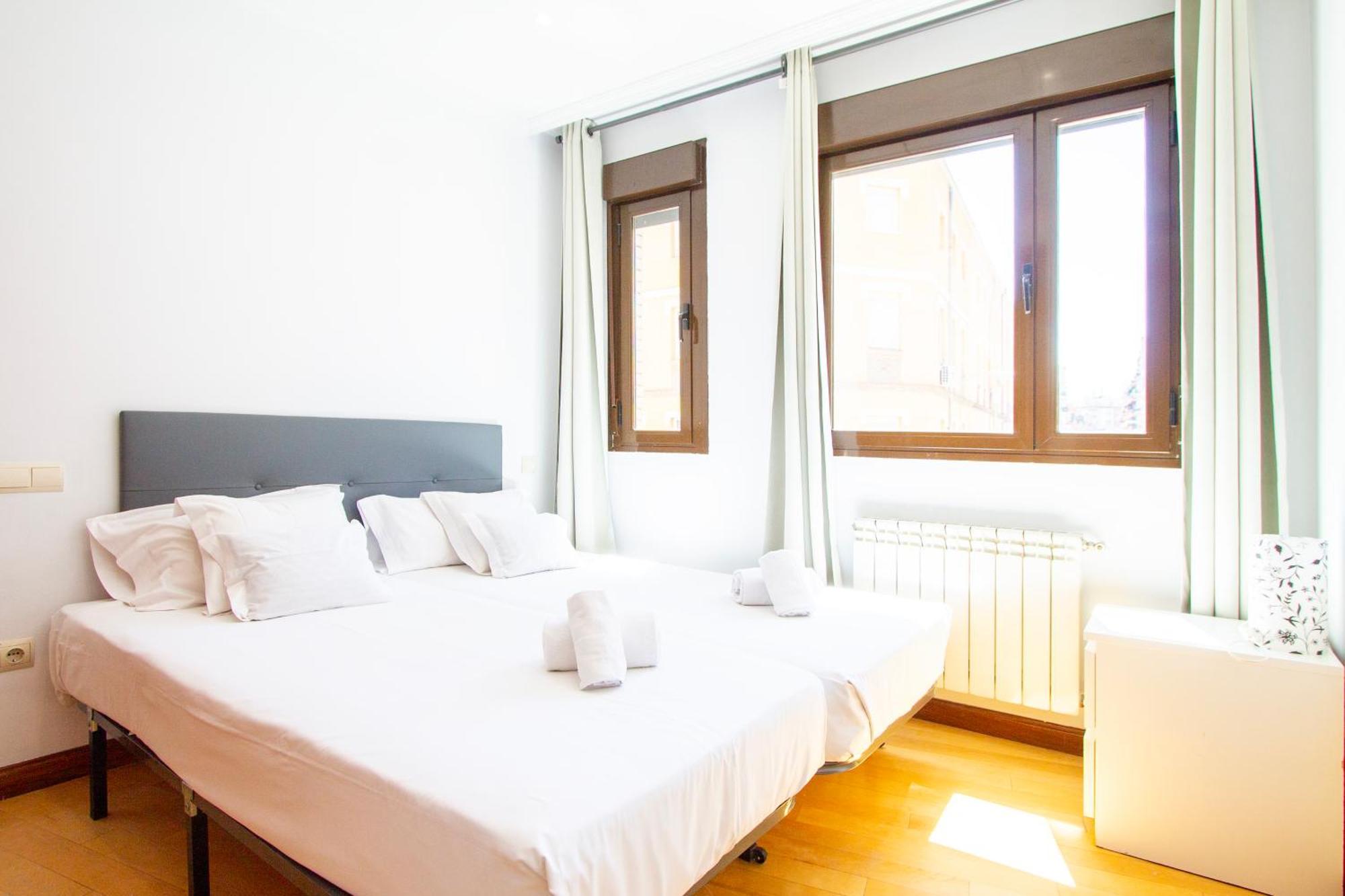 Apartamentos Adelfas Madrid Dış mekan fotoğraf