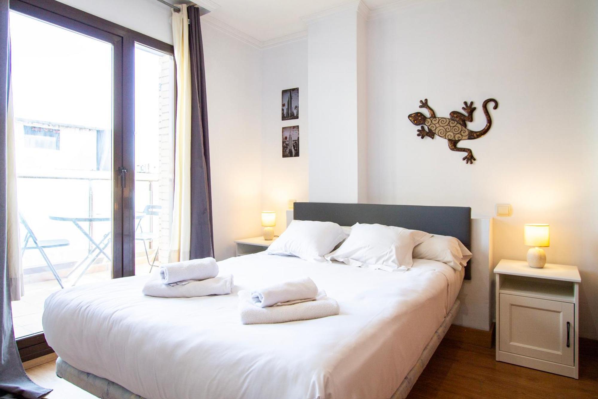 Apartamentos Adelfas Madrid Dış mekan fotoğraf