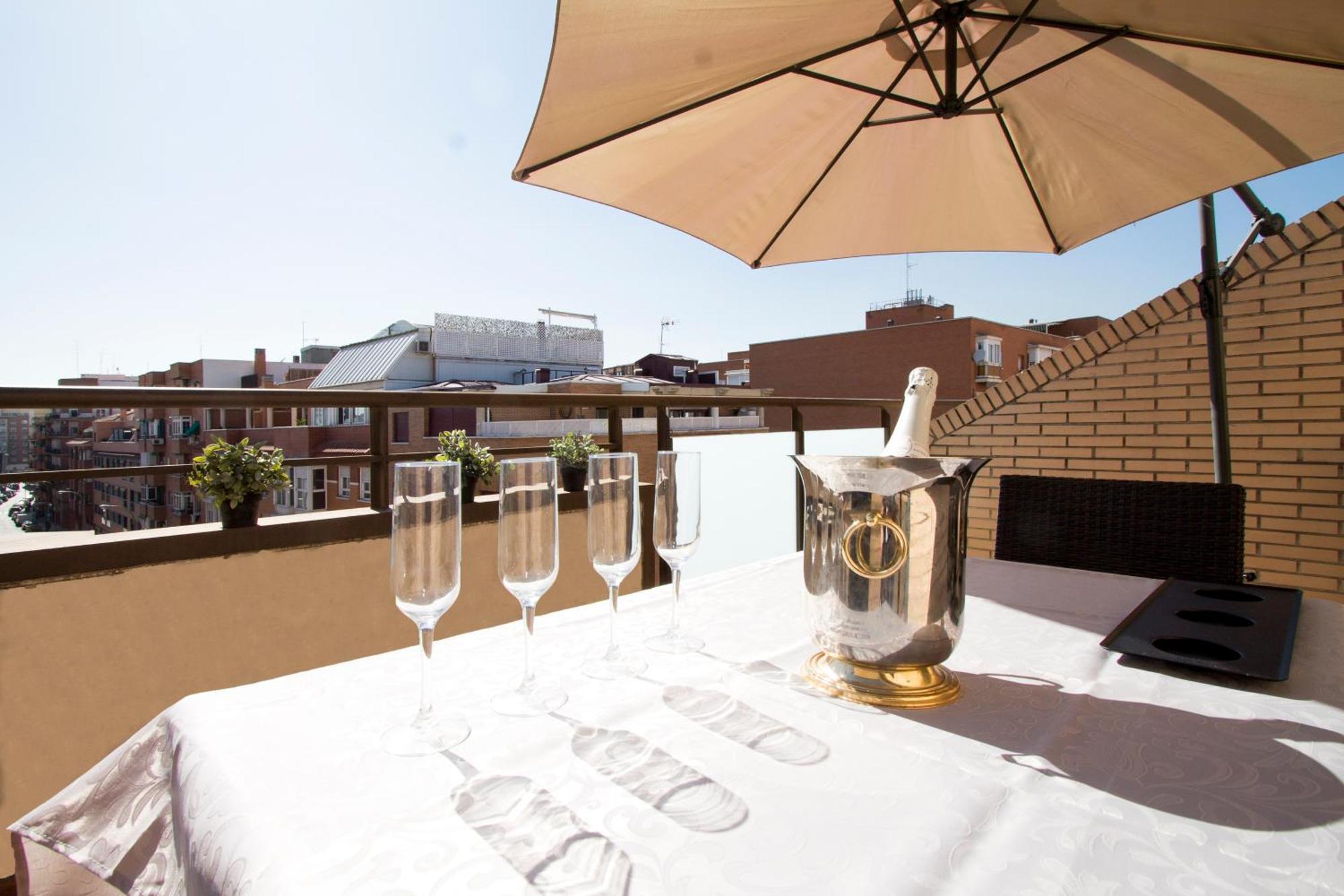 Apartamentos Adelfas Madrid Dış mekan fotoğraf