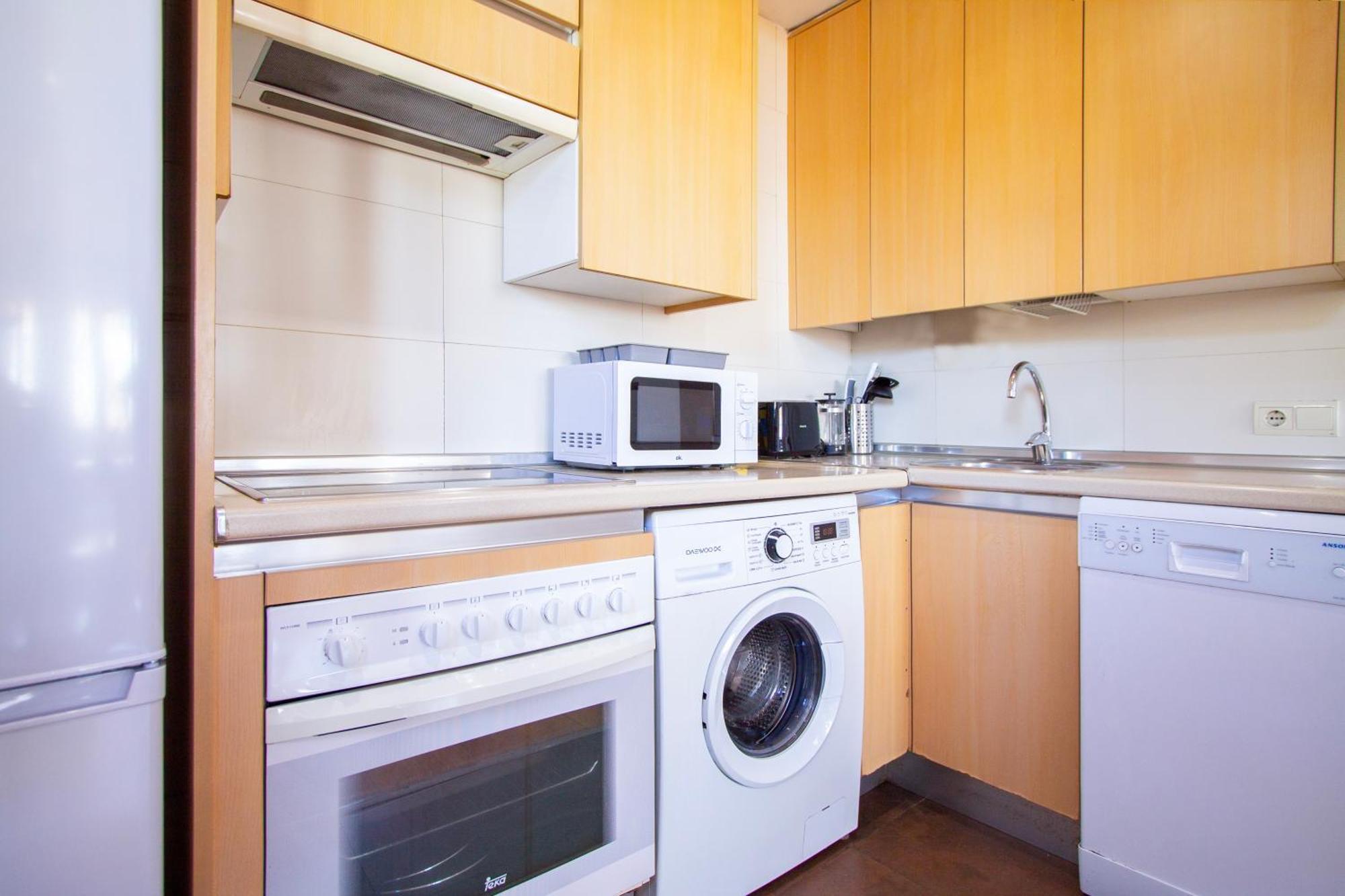 Apartamentos Adelfas Madrid Dış mekan fotoğraf