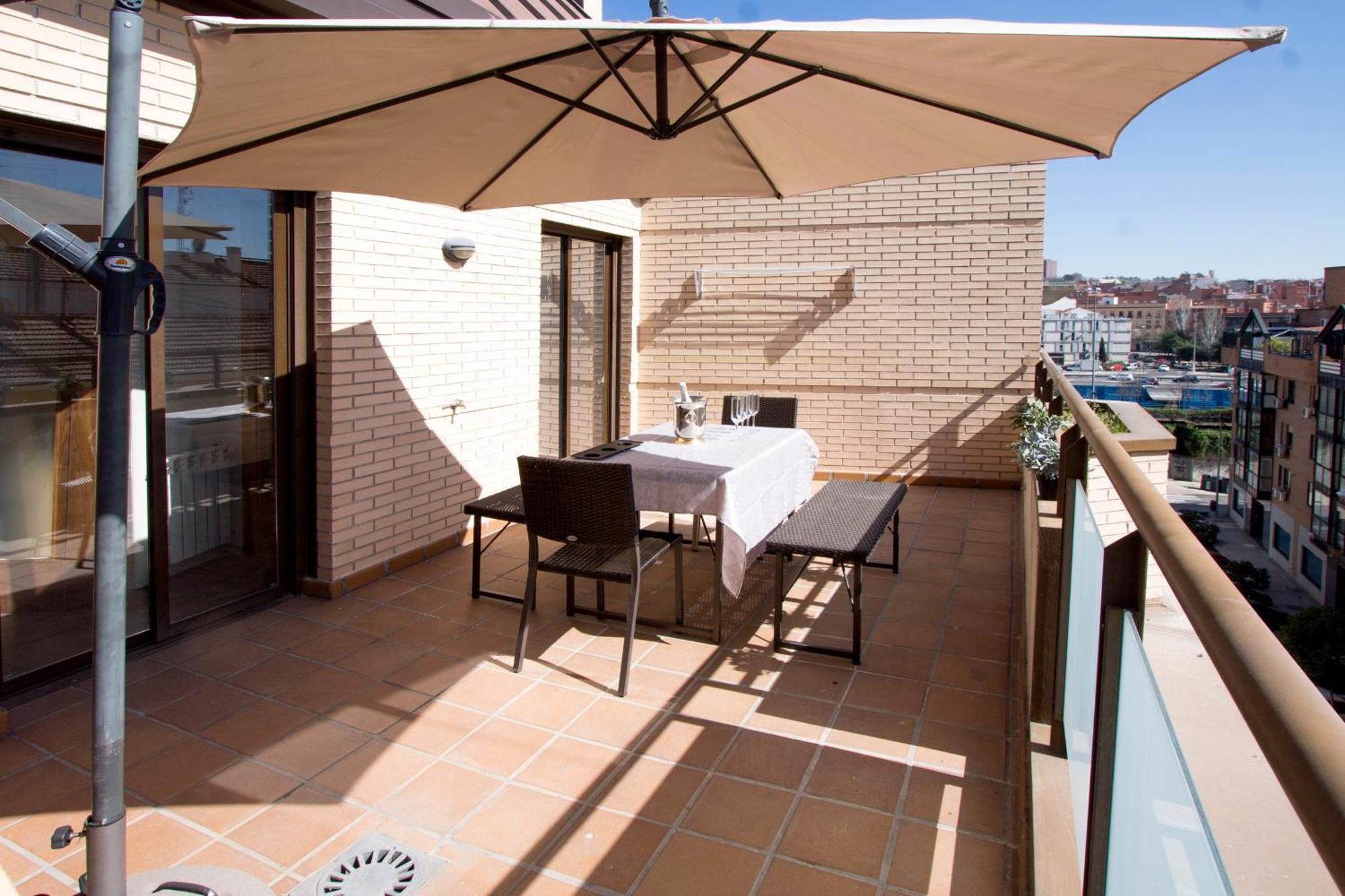 Apartamentos Adelfas Madrid Dış mekan fotoğraf