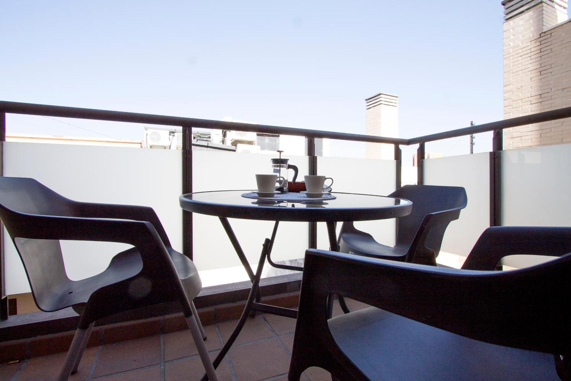 Apartamentos Adelfas Madrid Dış mekan fotoğraf